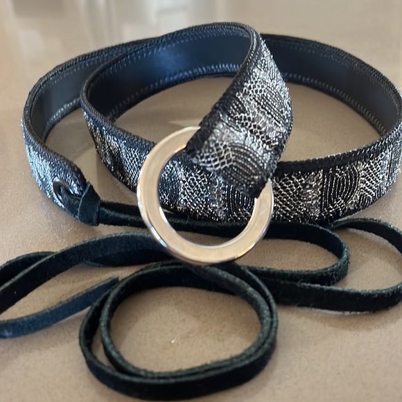 EliteStyle Accessories - ❌sold at live❌Black and silver metallic tie belt from Elite